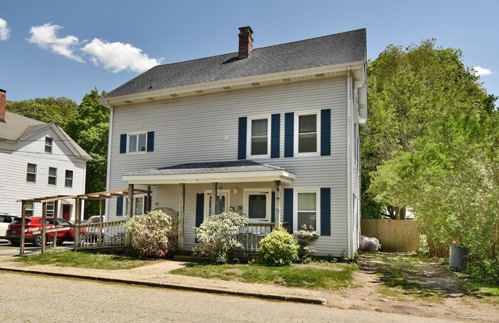 4 Cushing Street Ne, Cumberland, RI 02864