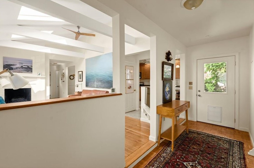 66 Merton Rd, Middletown, RI 02840