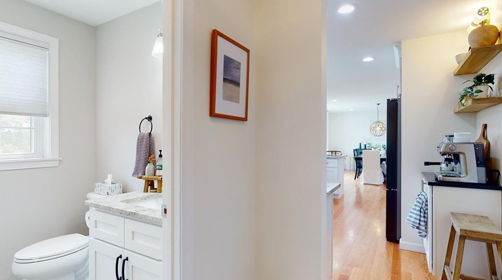 634 Natick Ave, Cranston RI  02921-1027 exterior