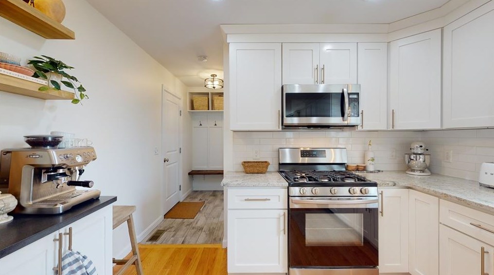 634 Natick Ave, Cranston RI  02921-1027 exterior