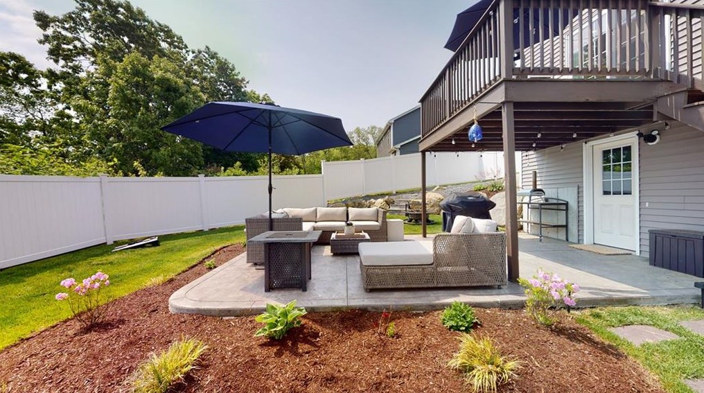 634 Natick Ave, Cranston RI  02921-1027 exterior