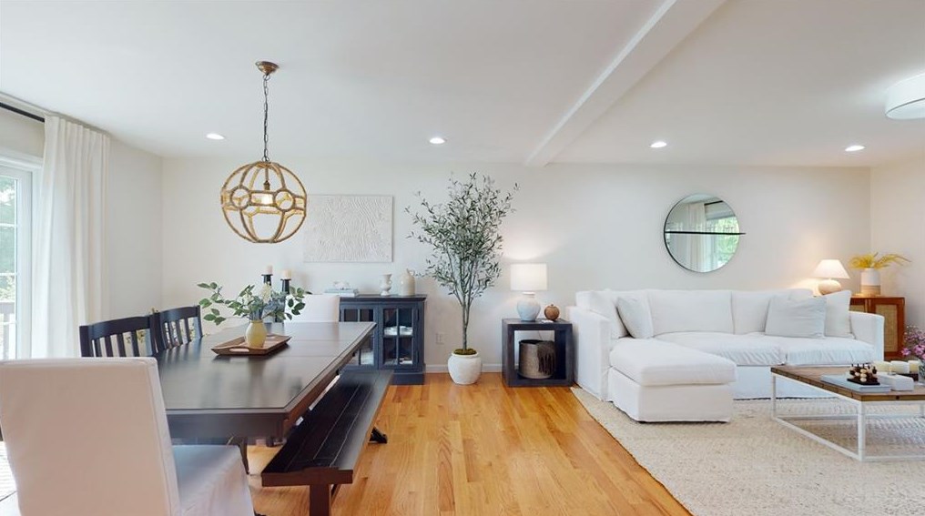 634 Natick Ave, Cranston RI  02921-1027 exterior