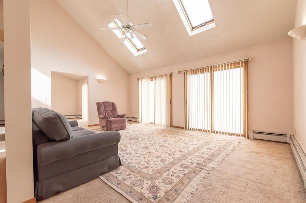 8 Thornton St, Providence, RI 02919