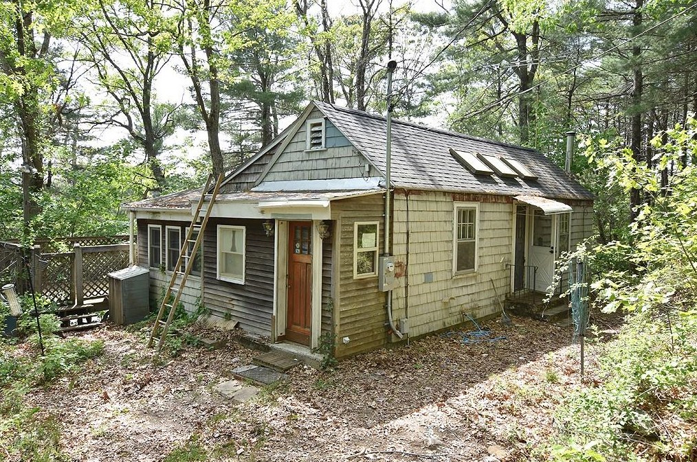 144 Terrace Dr, Glocester, RI 02814