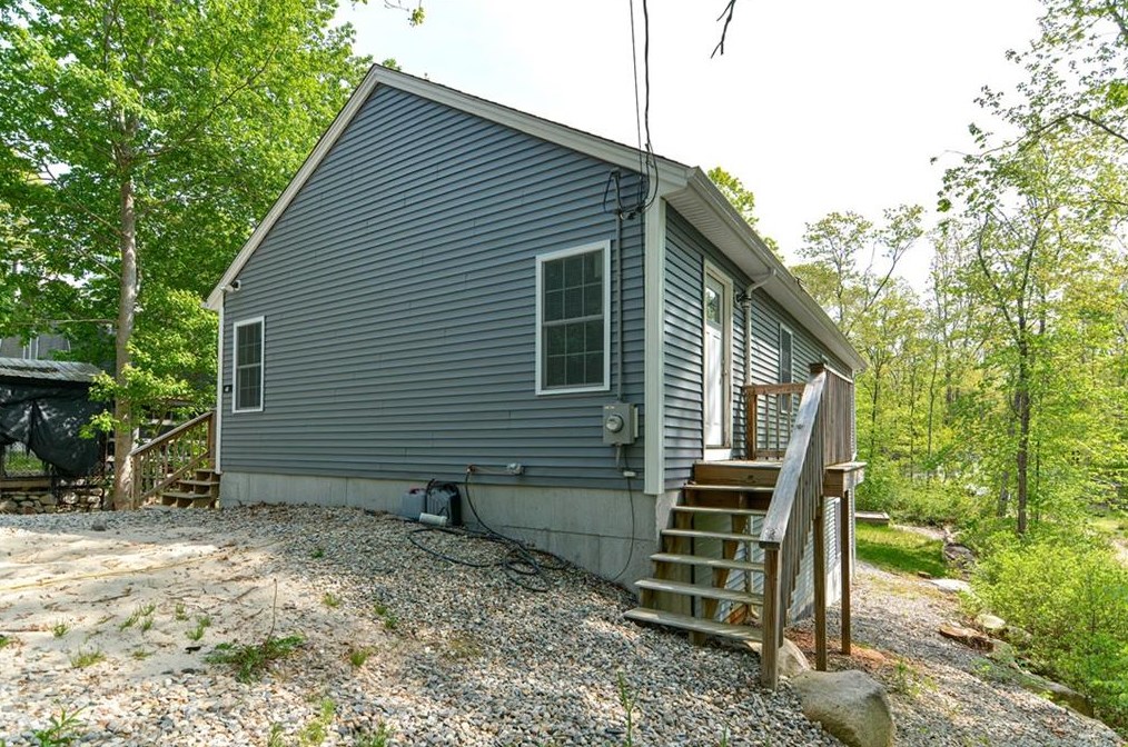 48 Staghead Dr, Glocester, RI 02859