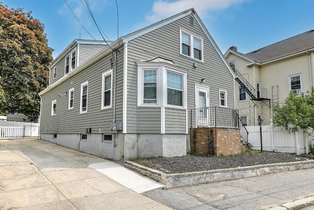 1697 Chalkstone Ave #1, Providence, RI 02909