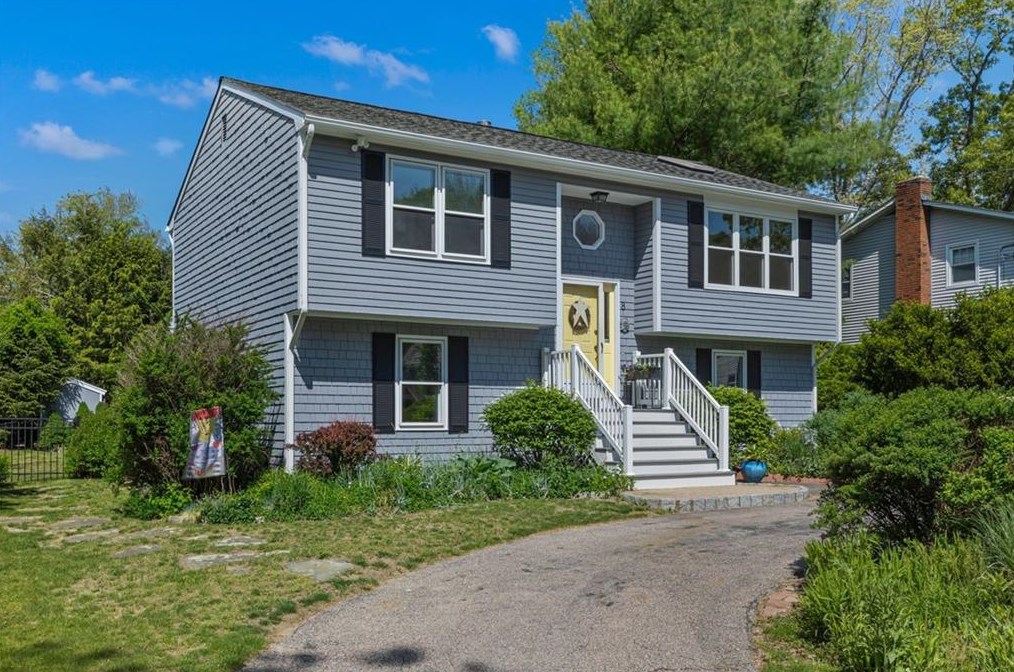 8 Tupelo Trail, South Kingstown, RI 02882