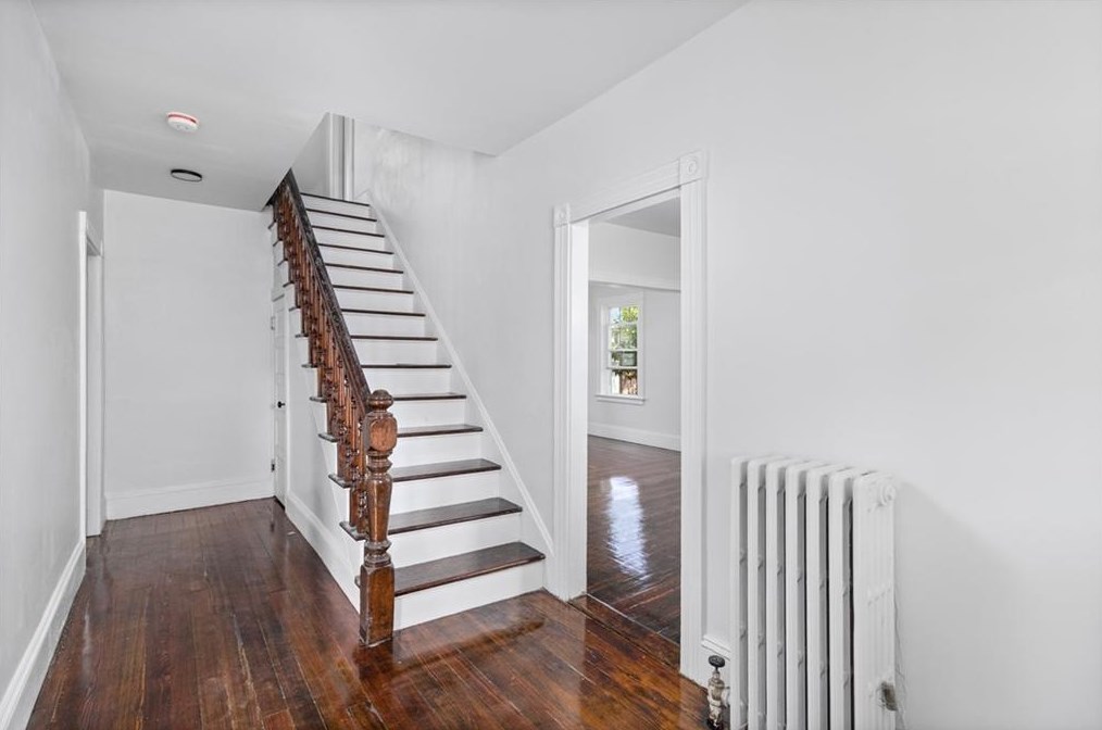 29 Blackamore Ave, Cranston RI  02910-4547 exterior