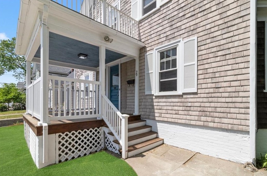 29 Blackamore Ave, Cranston RI  02910-4547 exterior