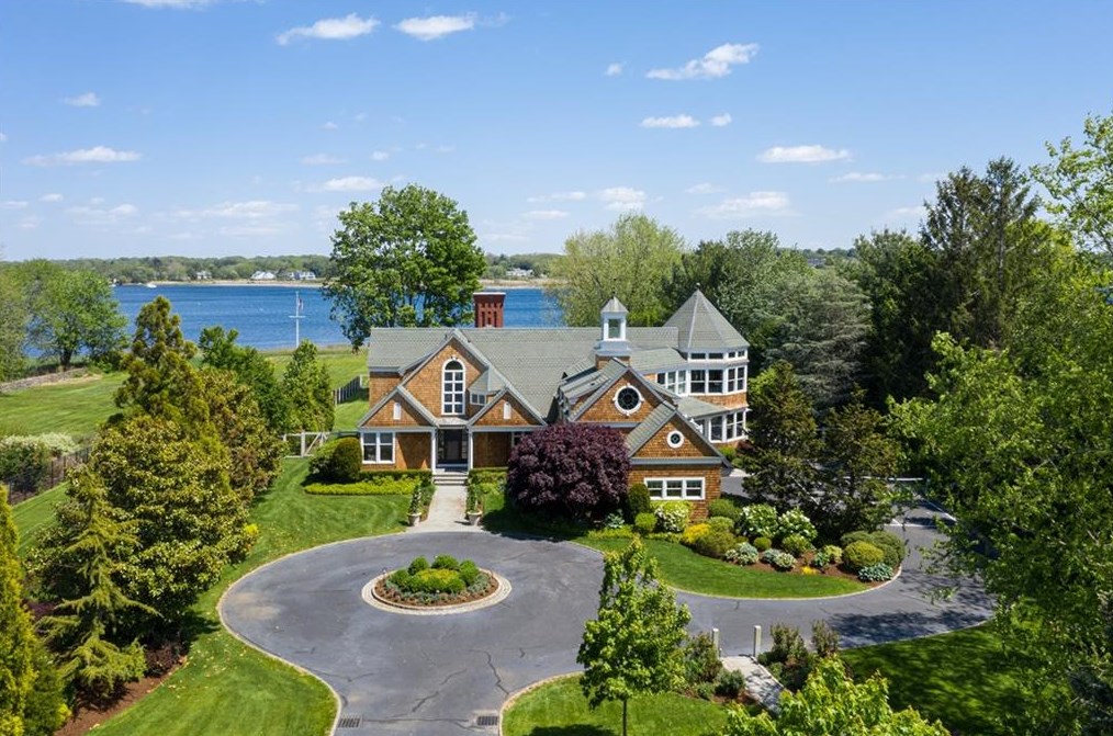 330 Rumstick Rd, Barrington, RI 02806
