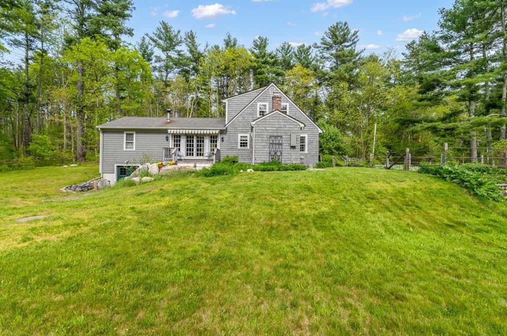 56 Kennedy Rd, Scituate, RI 02825
