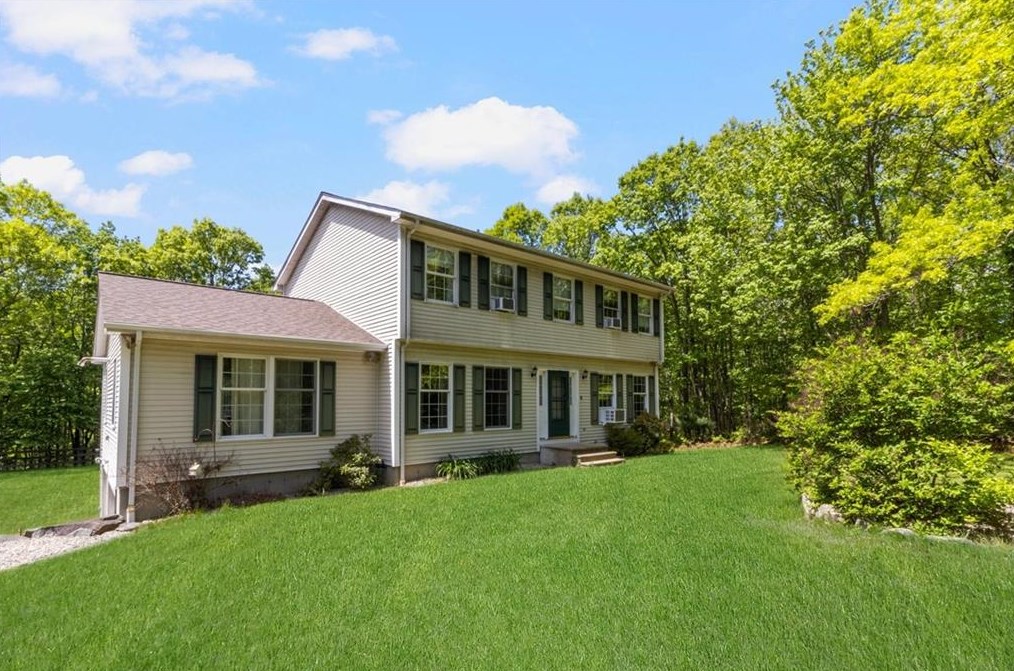 1800 E Wallum Lake Rd, Glocester, RI 02859