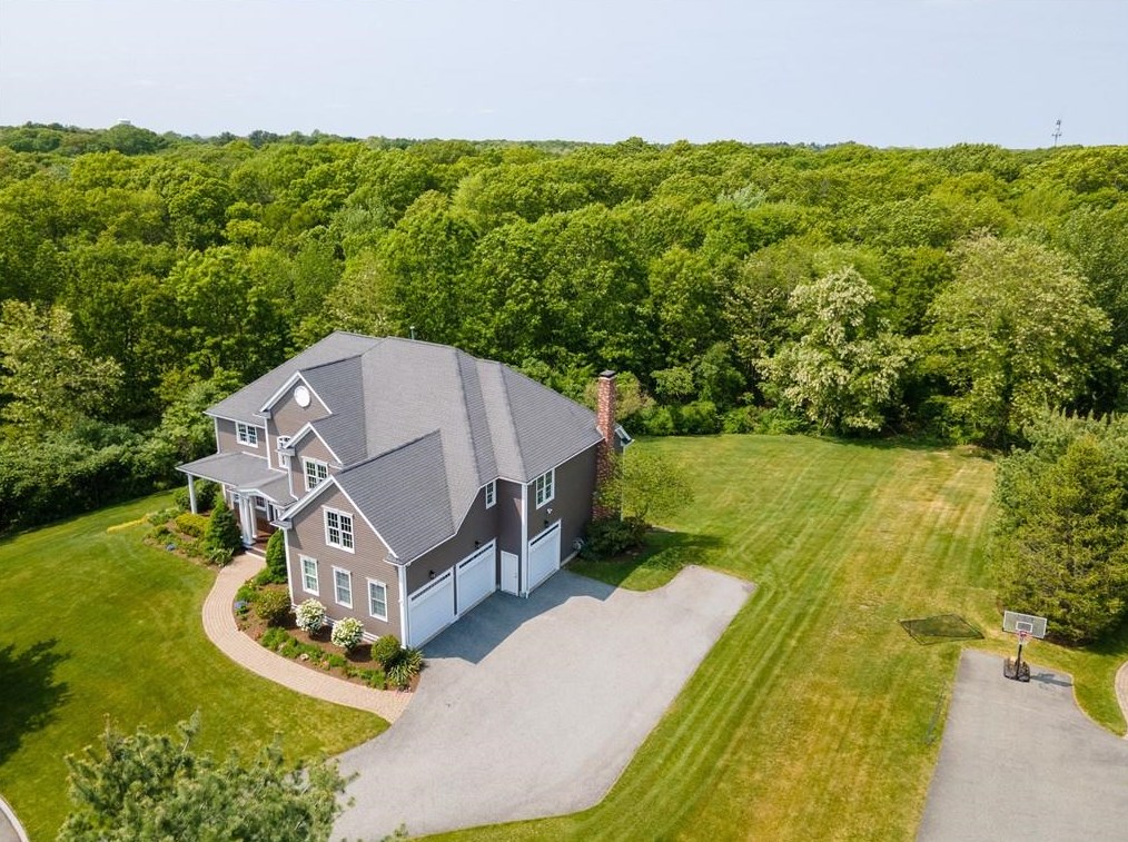 11 Northwest Passage, Barrington, RI 02806