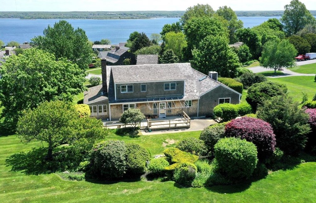 230 Sea Meadow Dr, Portsmouth, RI 02871