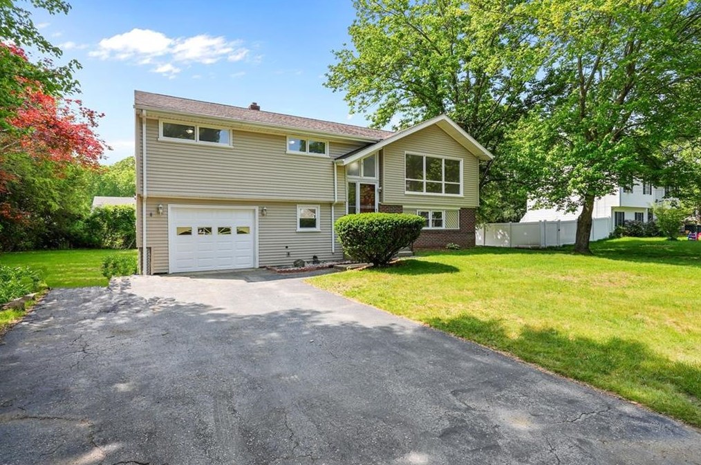 5 Baldwin Dr, Providence, RI 02919