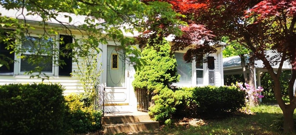 132 Country Dr, West Warwick, RI 02893