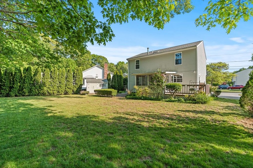 6 Allison Ct, East Providence RI  02915-2059 exterior