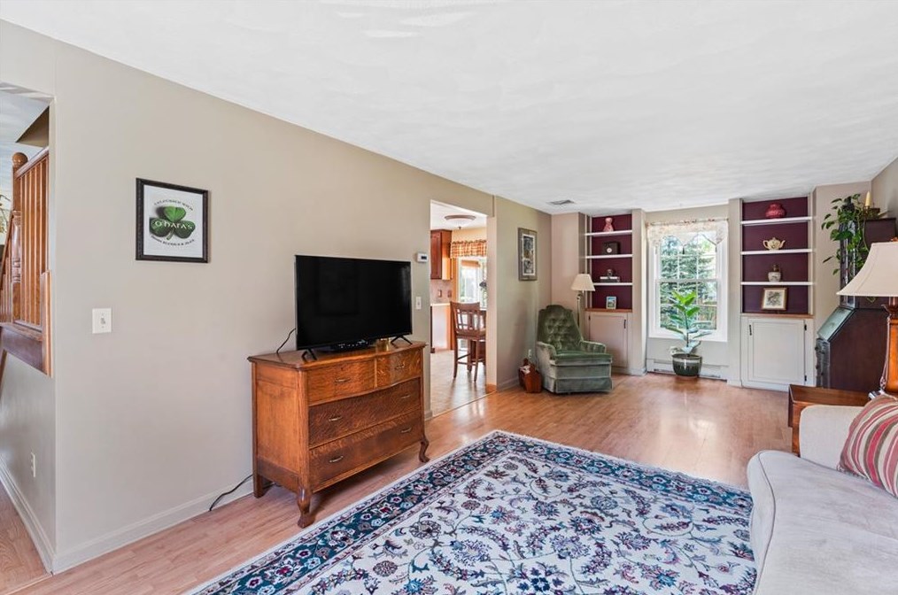 6 Allison Ct, East Providence RI  02915-2059 exterior