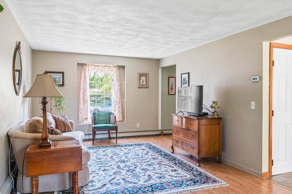 6 Allison Ct, East Providence RI  02915-2059 exterior