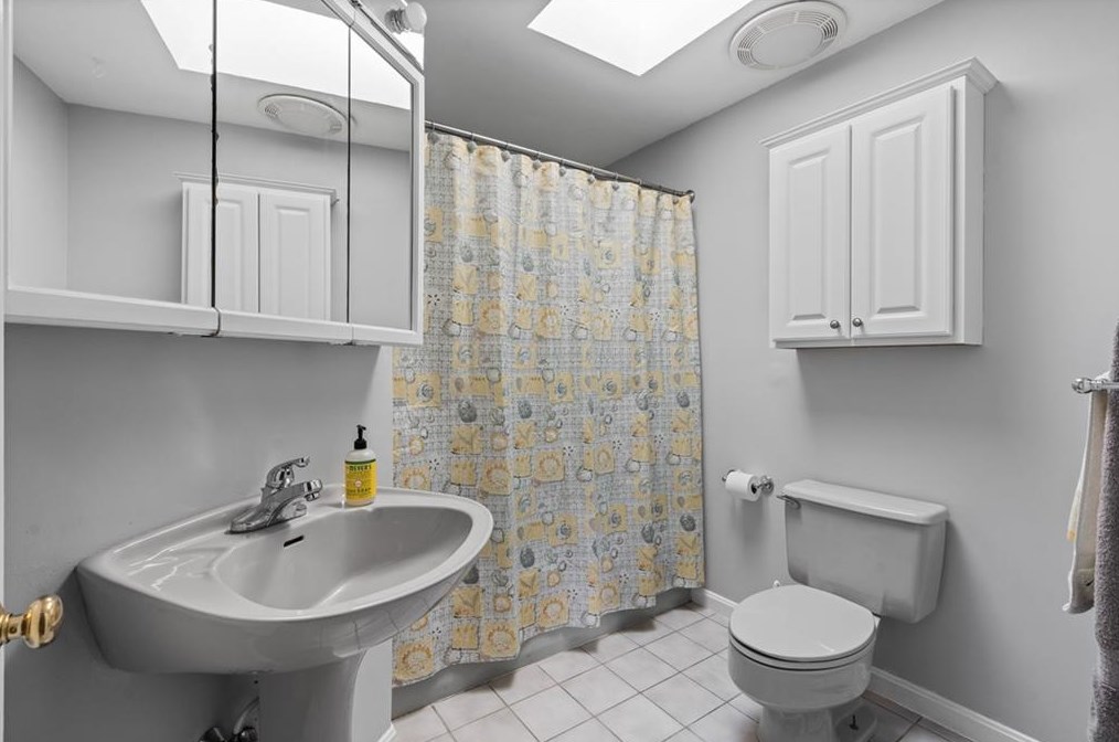 6 Allison Ct, East Providence RI  02915-2059 exterior