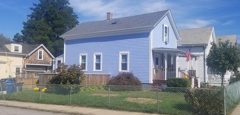 96 Van Zandt Ave, Middletown, RI 02840