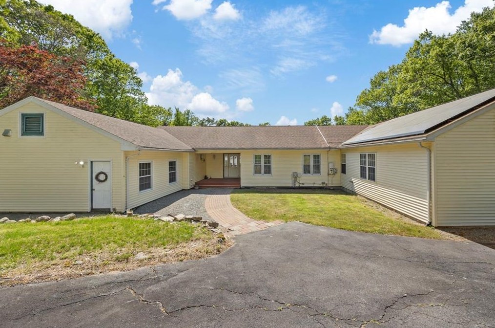 122 Pine St, Rehoboth, MA 02769