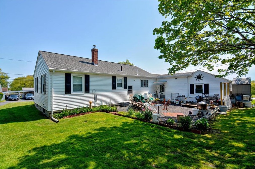 161 Beardsworth Rd, Tiverton, RI 02878