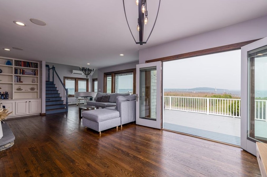 166 Common Fence Blvd, Portsmouth, RI 02871