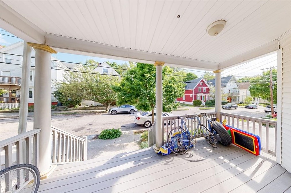 228 Pleasant St, Providence, RI 02906