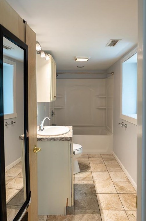316 Waterman Ave, Smithfield RI  02917-2525 exterior