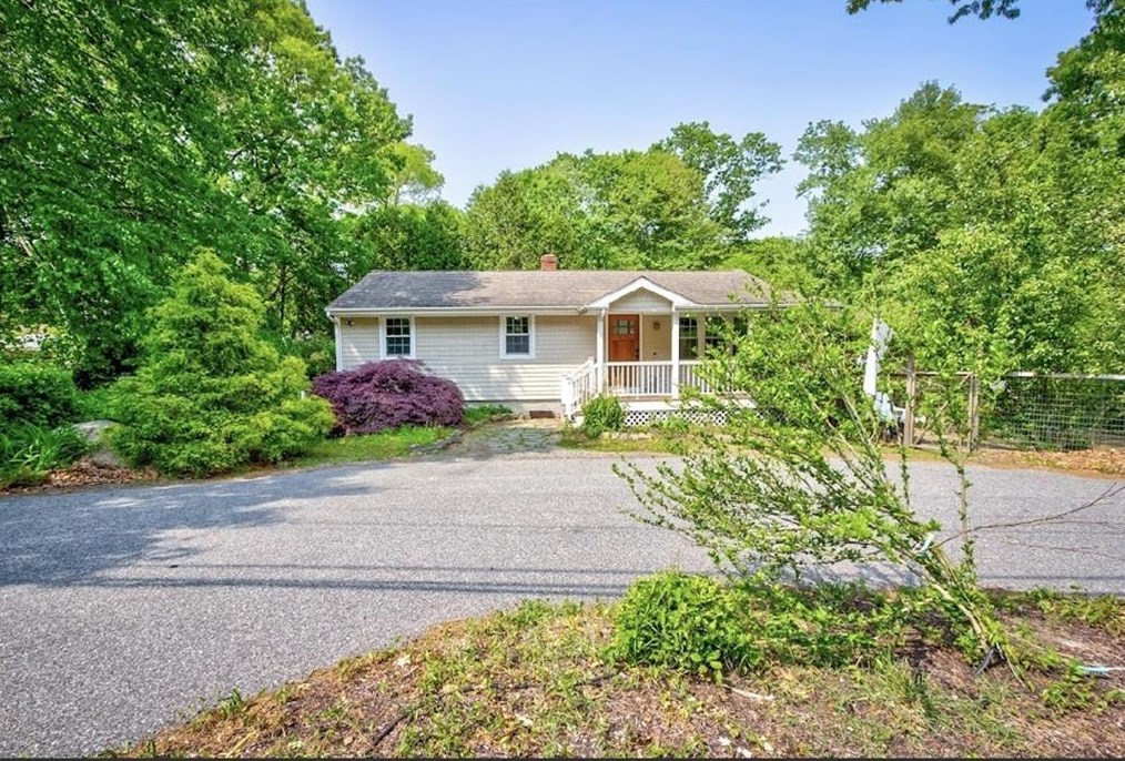 800 Tunk Hill Rd, Scituate, RI 02825