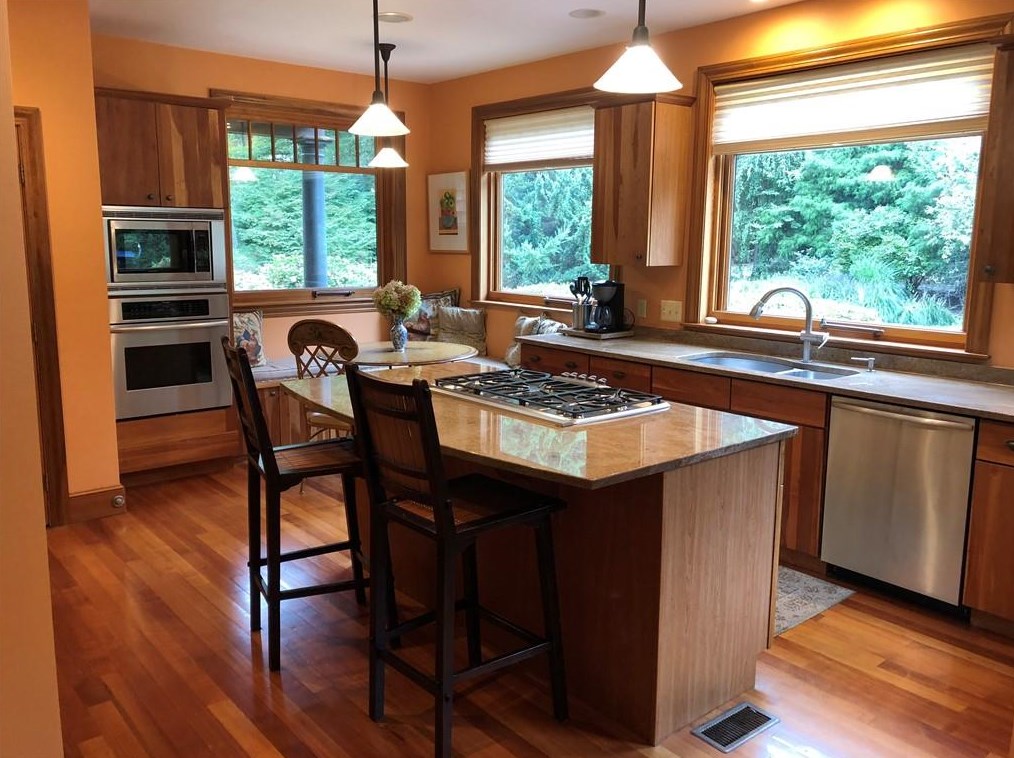 18 Intrepid Ln, Jamestown RI  02835-1853 exterior