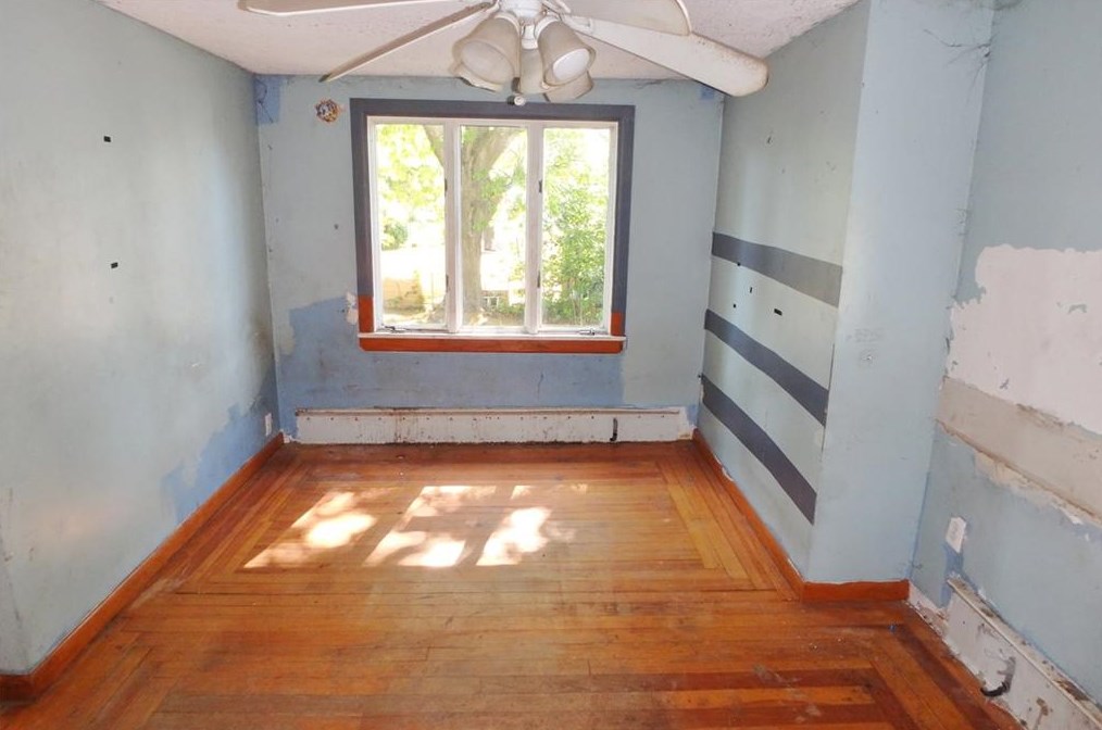 11 Lavoie Ct, West Warwick RI  02893-4926 exterior