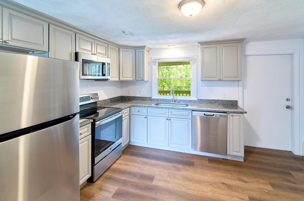 46 Carman St #5, Cranston, RI 02910