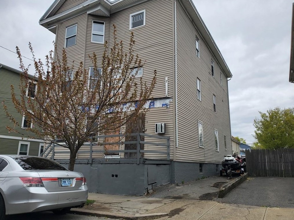 113 Colfax St, Providence, RI 02905