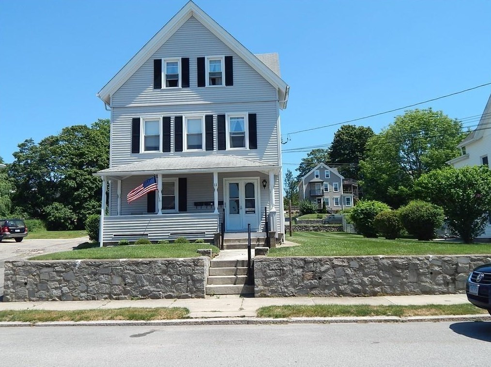 11 Summer St, Westerly, RI 02891