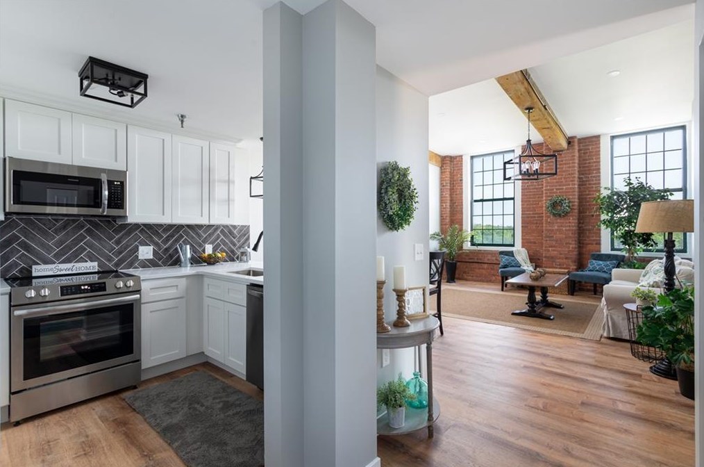 15 Higgins St #420, Smithfield, RI 02917