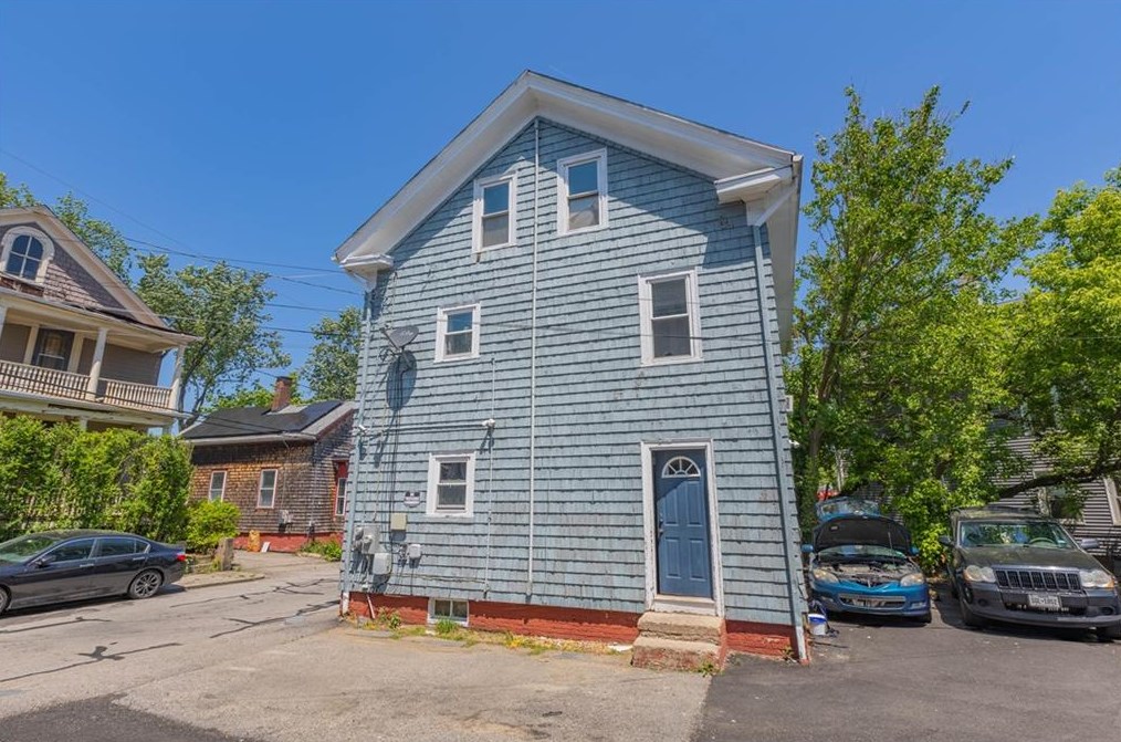2 Young Ave, Providence, RI 02908