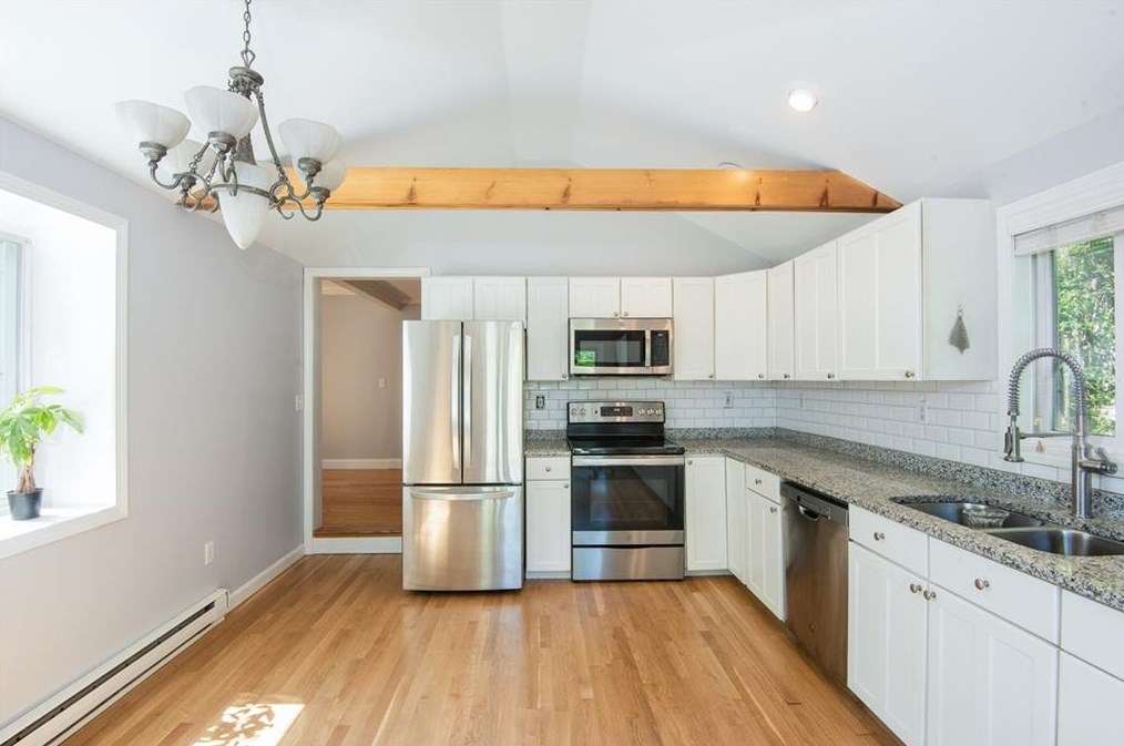 13 Thurston Ave # 1, Middletown, RI