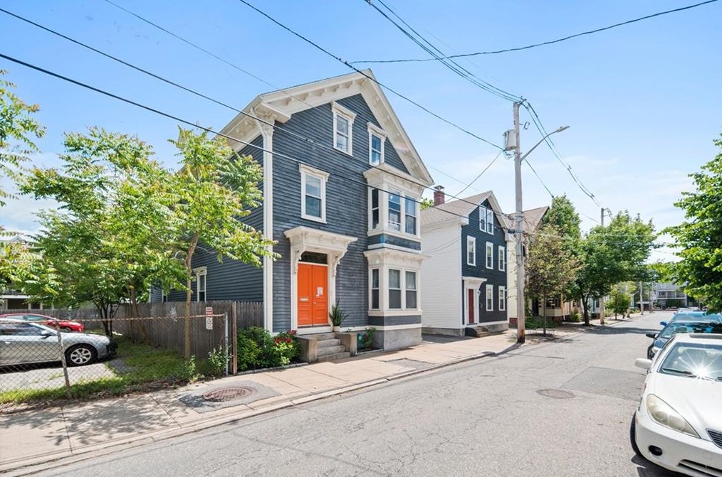 102 Tobey St, Providence, RI 02909