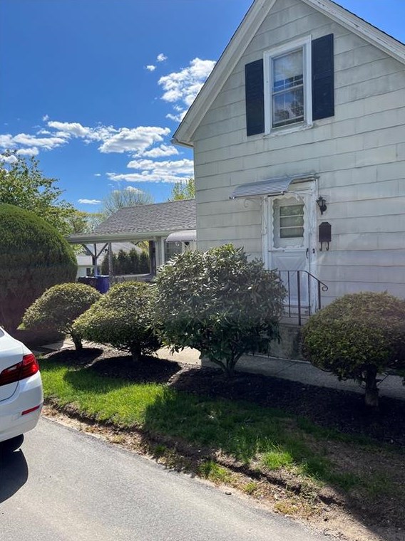 96 Silver Spring Ave, East Providence, RI 02915-4946