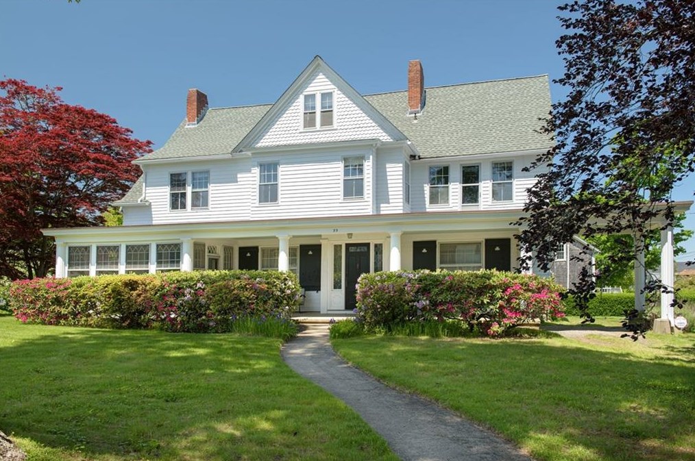 93 Central St, South Kingstown, RI 02882