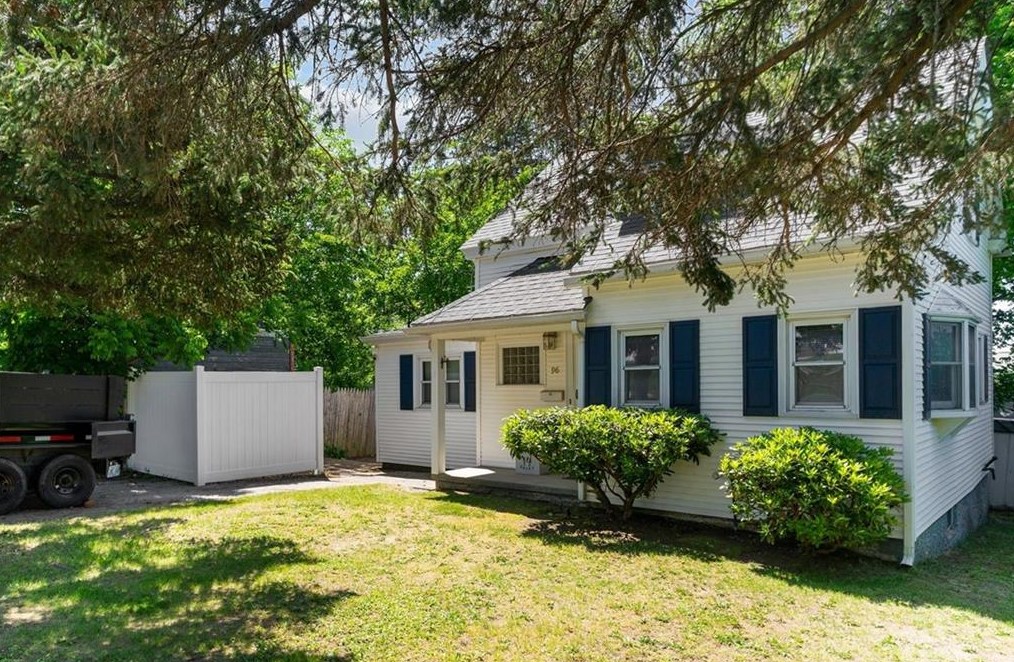 96 Curson St, West Warwick, RI 02893