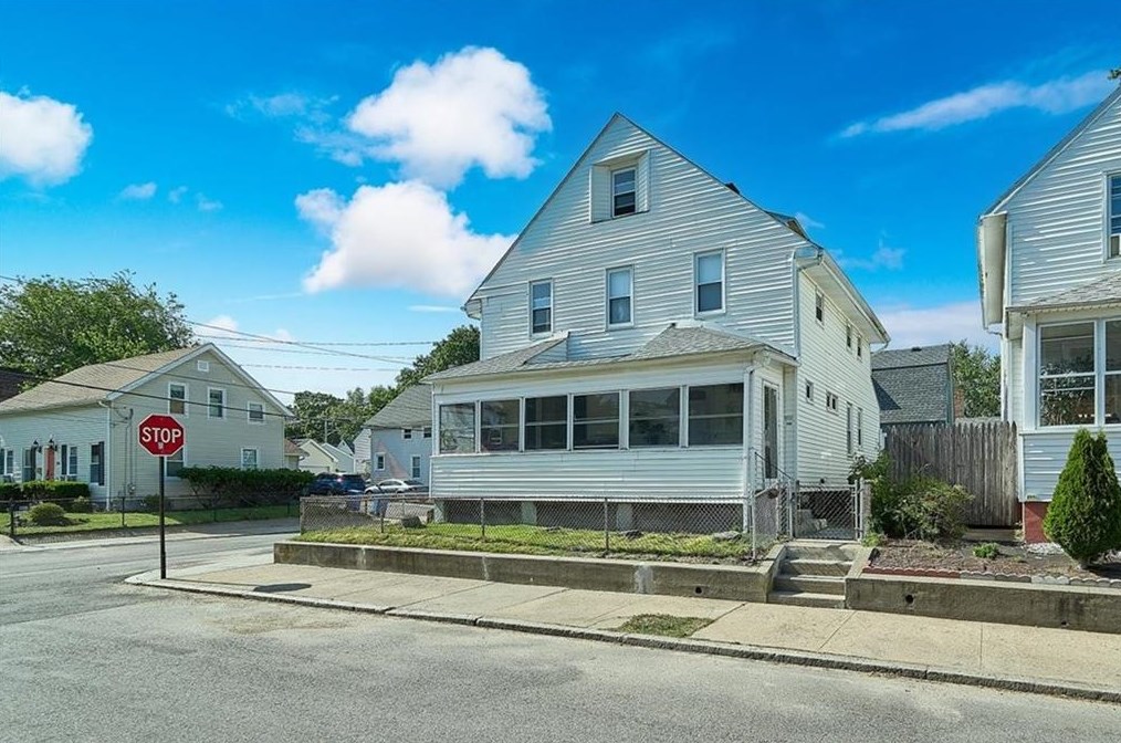 271 Smith St, Providence, RI 02905