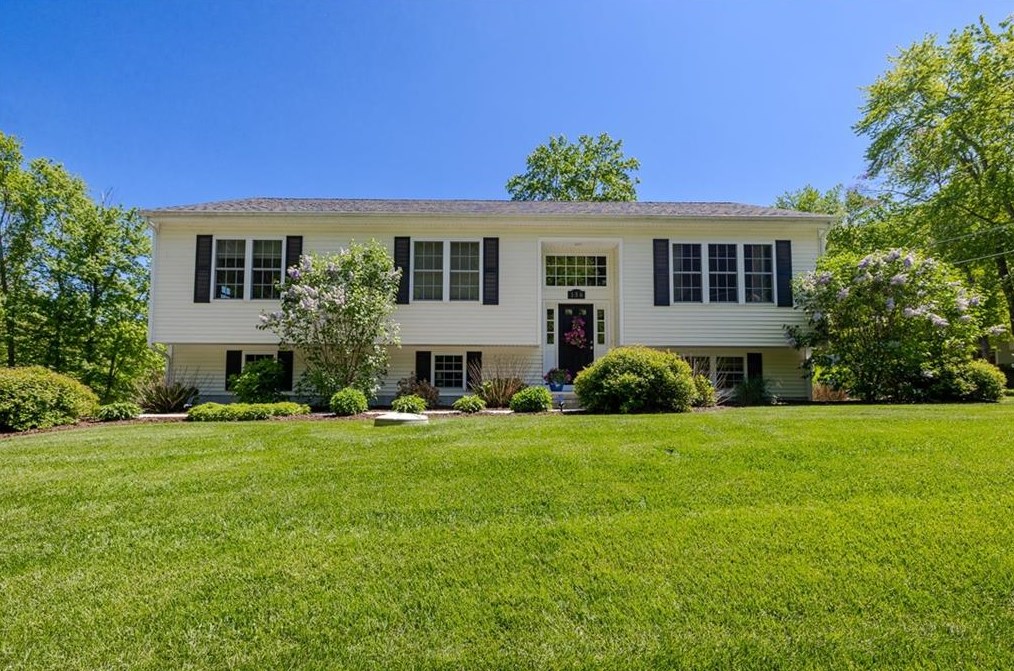 156 Mendon Rd, North Smithfield, RI 02896
