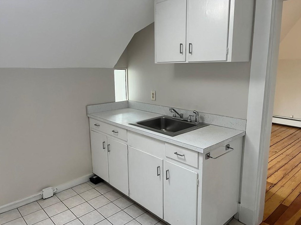 320 Angell St #5, Providence, RI 02906