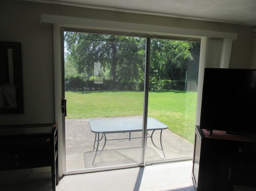 1090 Plainfield St, Providence RI 02909-4630 exterior