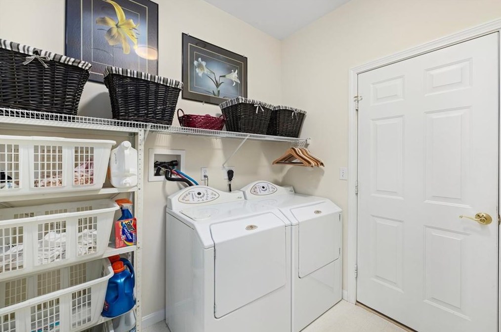 111 Taft Hill Ln, Uxbridge MA 01569-3142 exterior