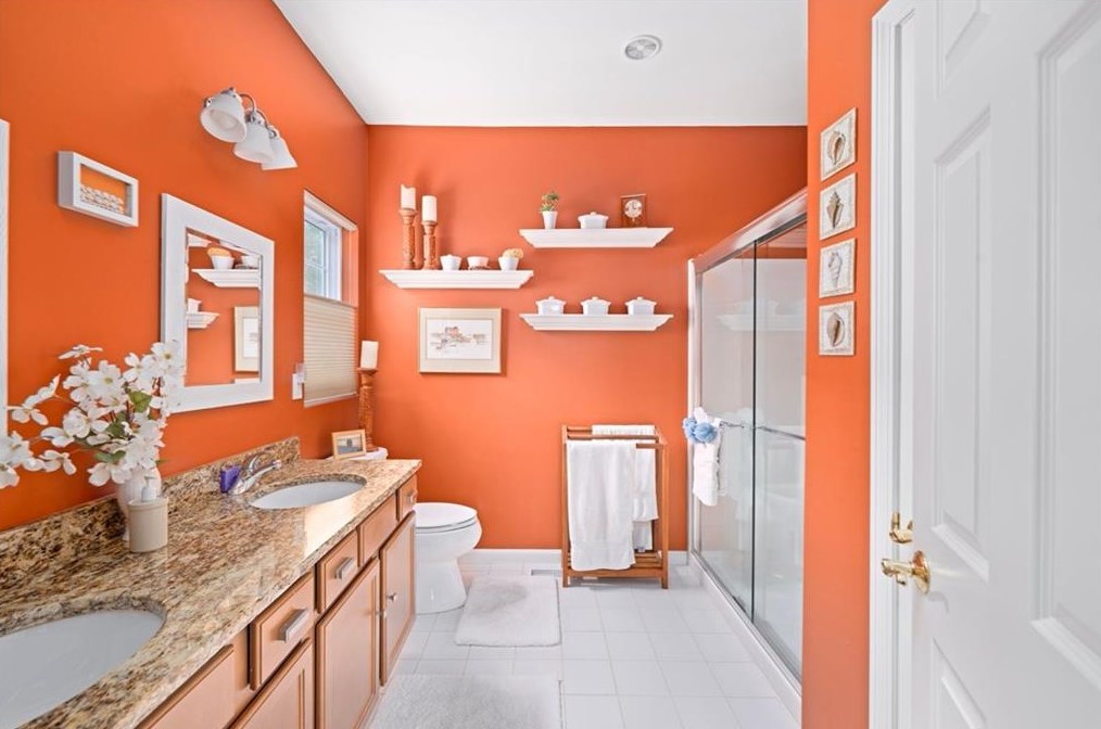 111 Taft Hill Ln, Uxbridge MA 01569-3142 exterior