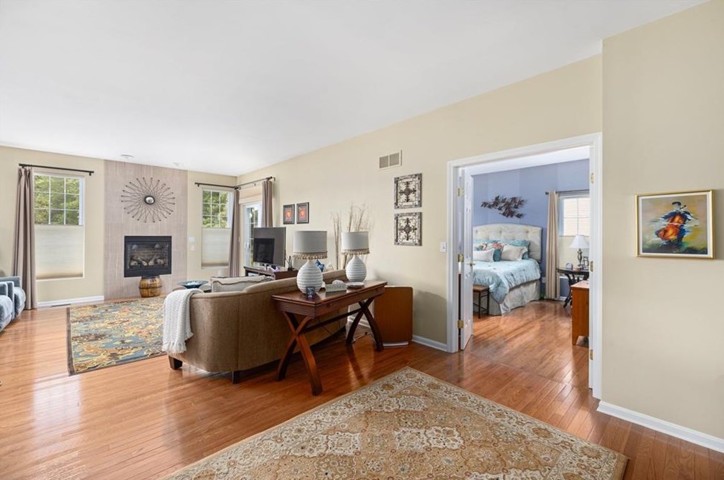 111 Taft Hill Ln, Uxbridge MA 01569-3142 exterior